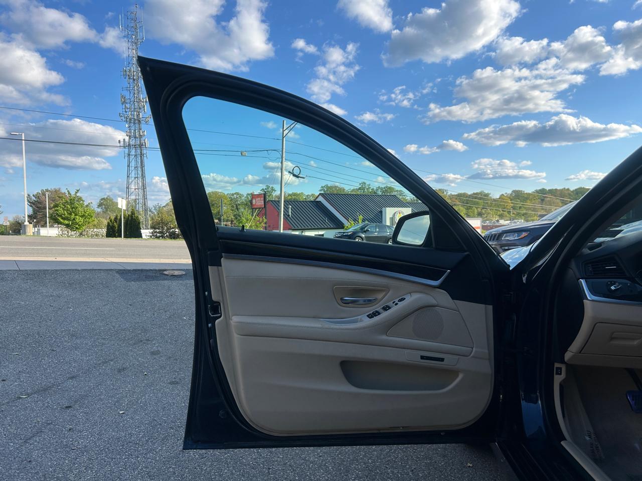 BMW 5 Series 4dr Sdn 535i xDrive AWD 2014