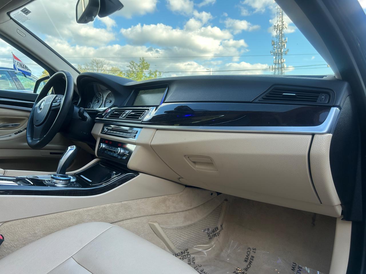 BMW 5 Series 4dr Sdn 535i xDrive AWD 2014