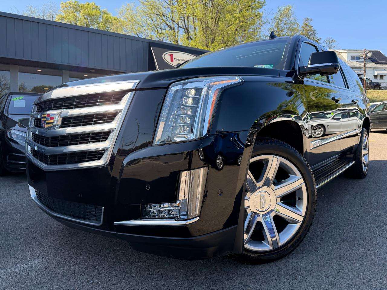 Cadillac Escalade ESV 4WD 4dr Luxury 2018