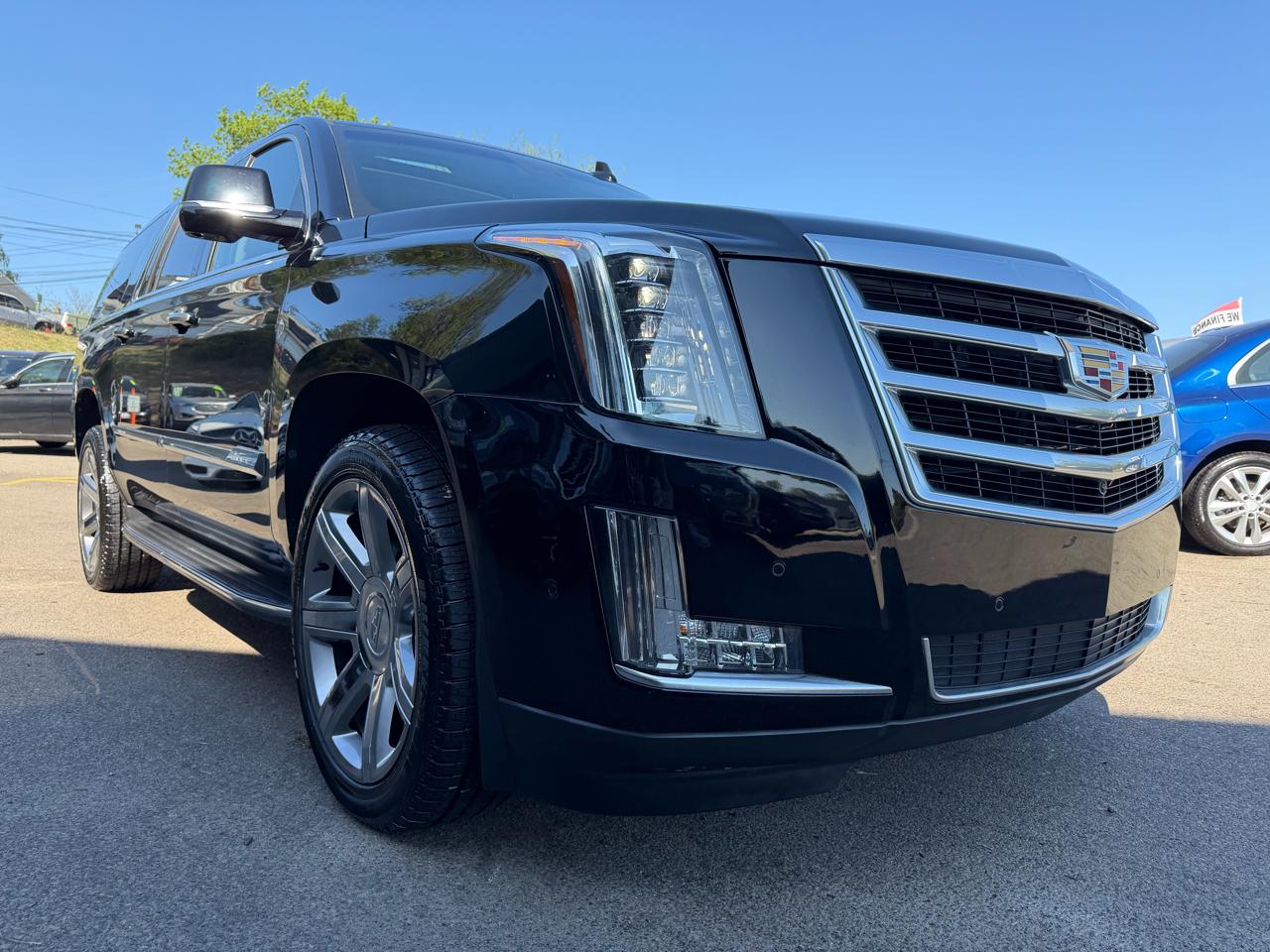 Cadillac Escalade ESV 4WD 4dr Luxury 2018