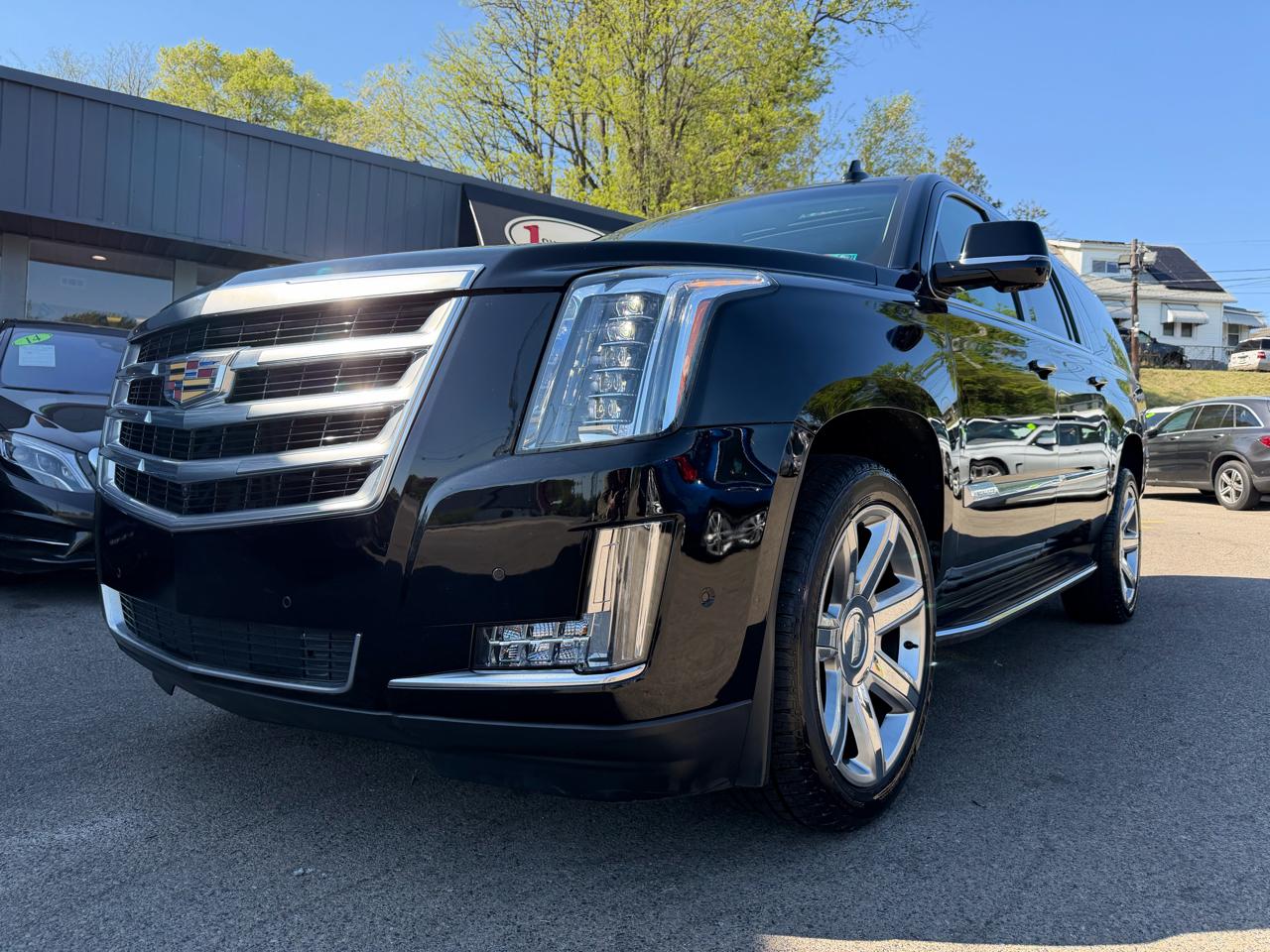 Cadillac Escalade ESV 4WD 4dr Luxury 2018