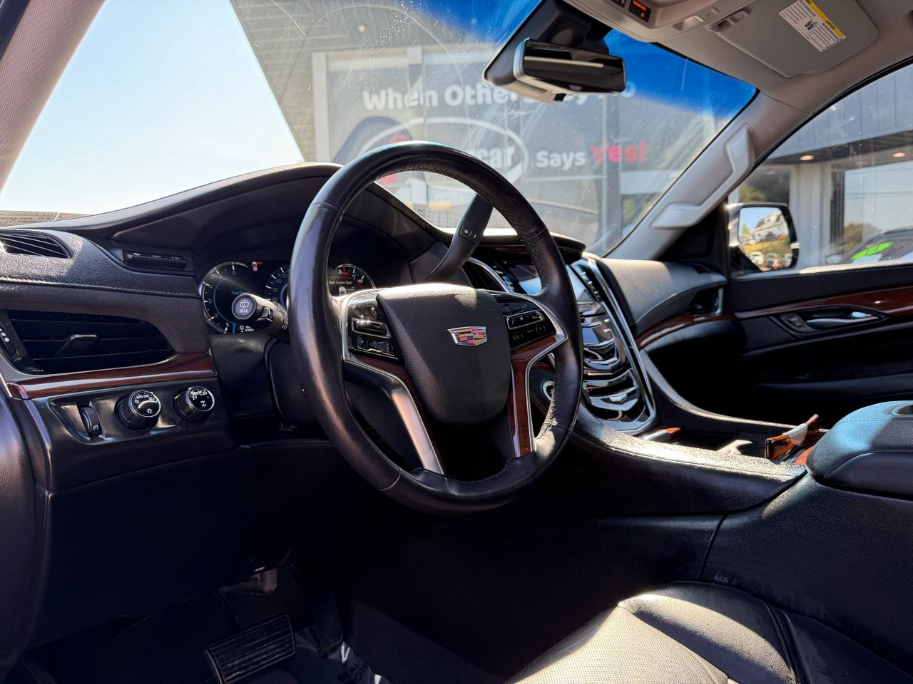 Cadillac Escalade ESV 4WD 4dr Luxury 2018