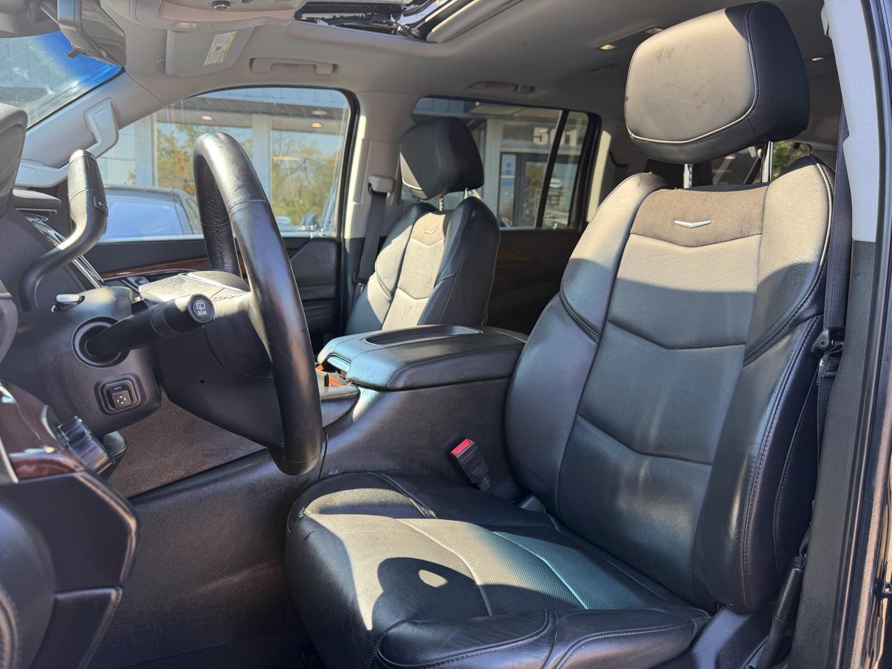 Cadillac Escalade ESV 4WD 4dr Luxury 2018