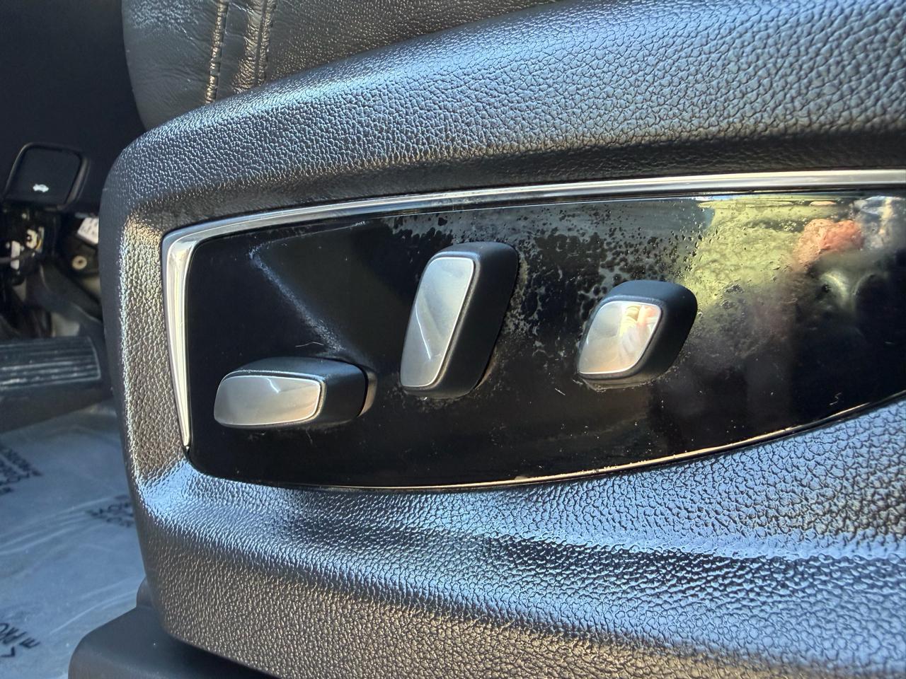 Cadillac Escalade ESV 4WD 4dr Luxury 2018