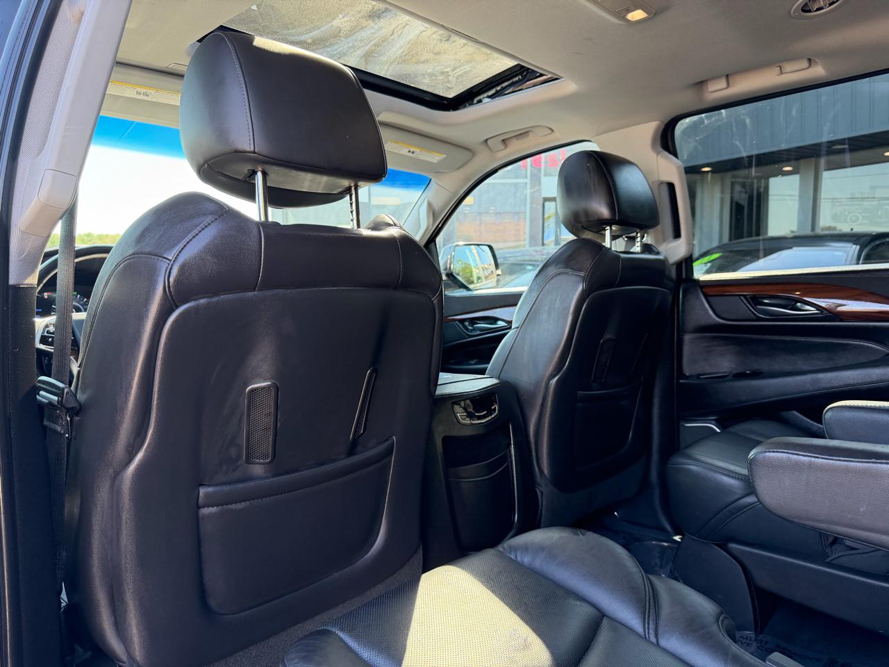 Cadillac Escalade ESV 4WD 4dr Luxury 2018