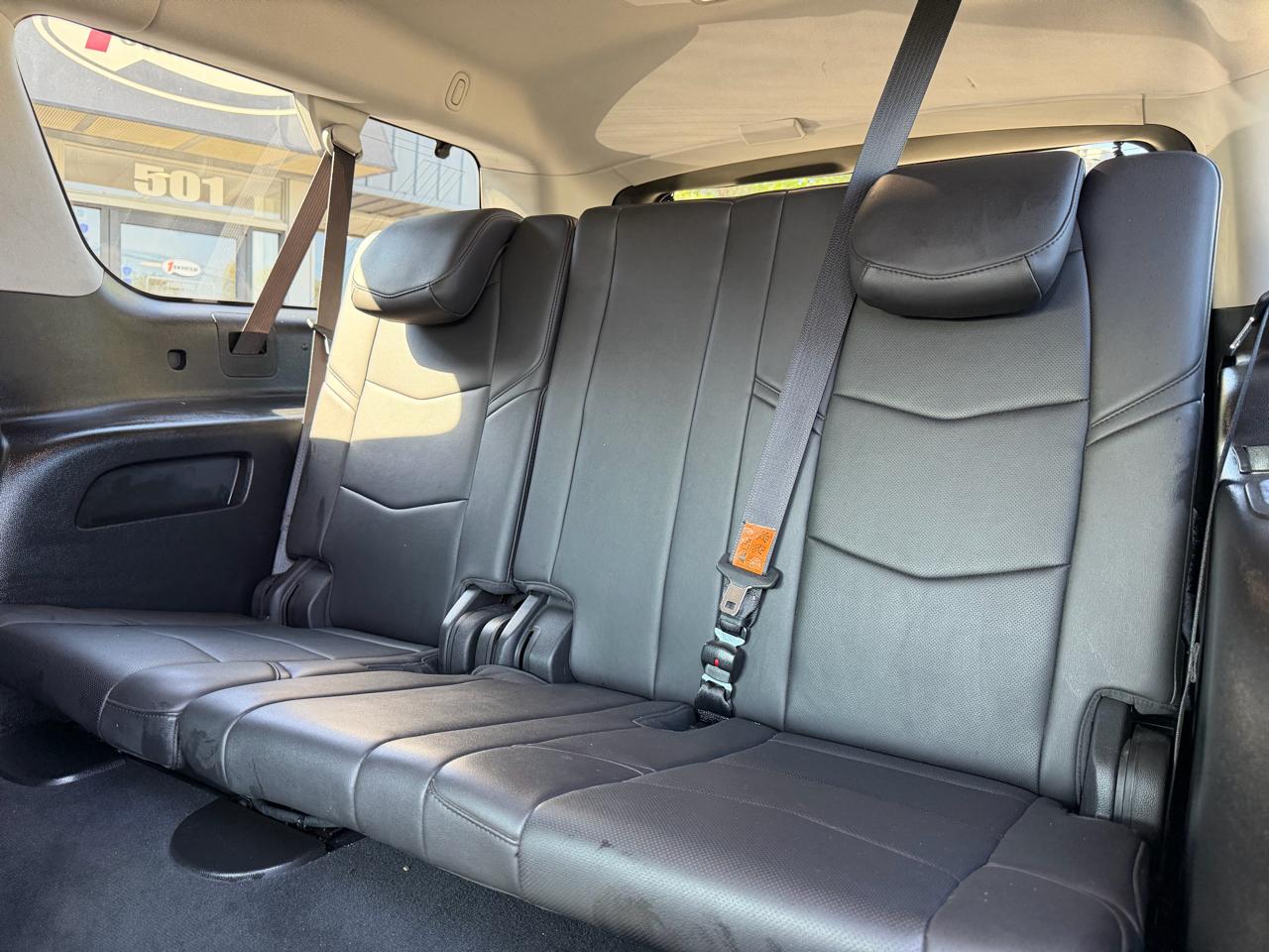 Cadillac Escalade ESV 4WD 4dr Luxury 2018