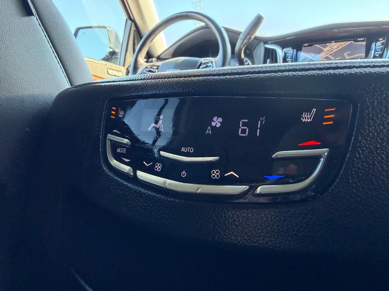 Cadillac Escalade ESV 4WD 4dr Luxury 2018