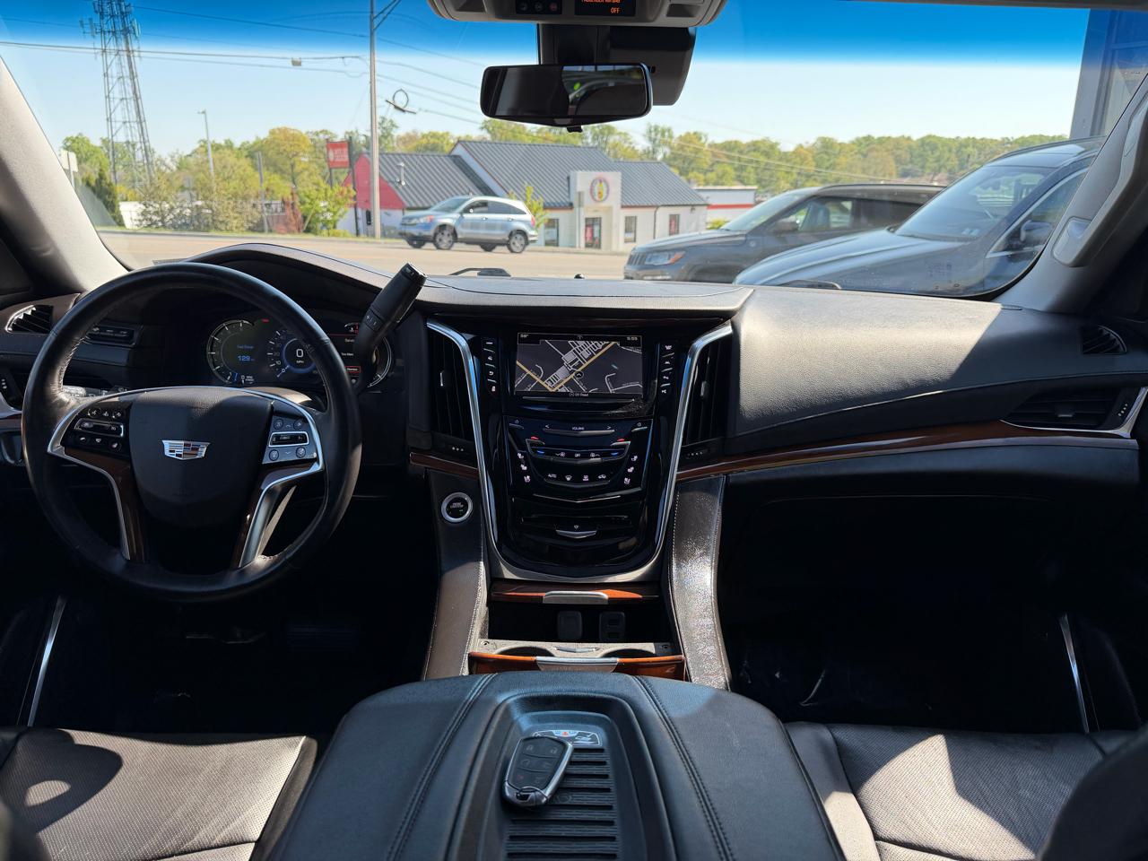 Cadillac Escalade ESV 4WD 4dr Luxury 2018