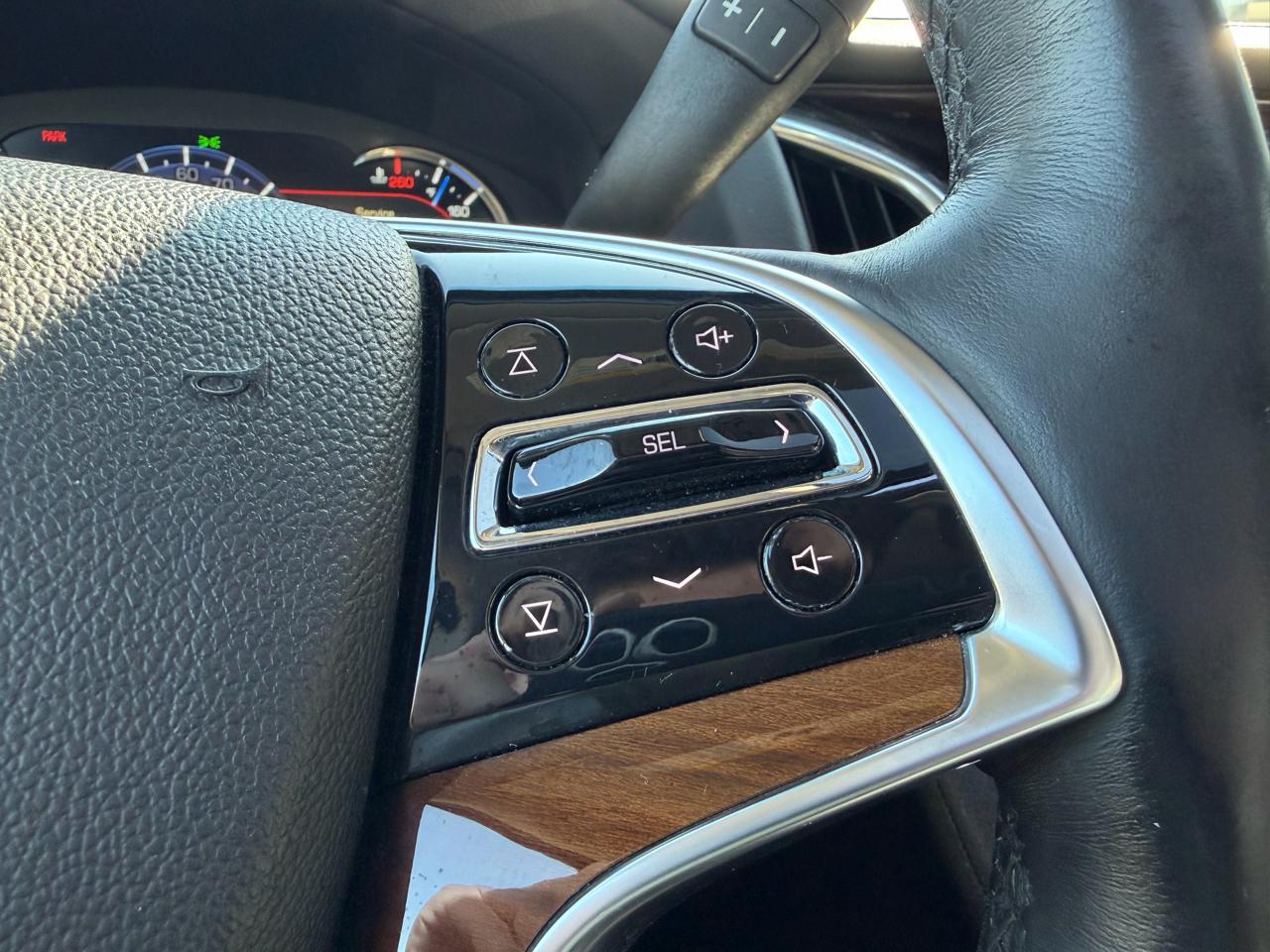 Cadillac Escalade ESV 4WD 4dr Luxury 2018