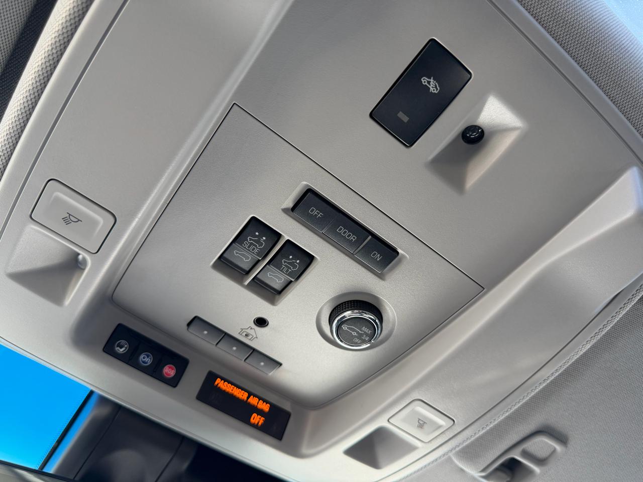 Cadillac Escalade ESV 4WD 4dr Luxury 2018