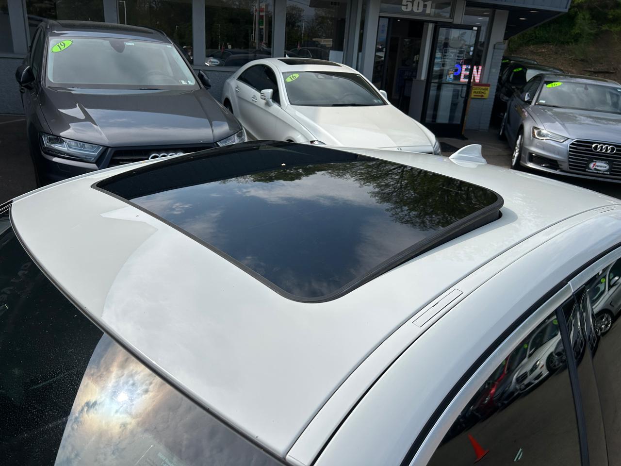 BMW 3 Series 330i xDrive Sedan North America 2020