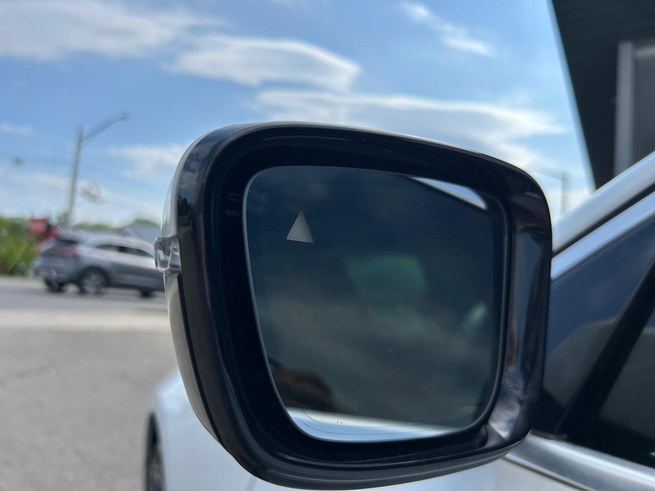 BMW 3 Series 330i xDrive Sedan North America 2020