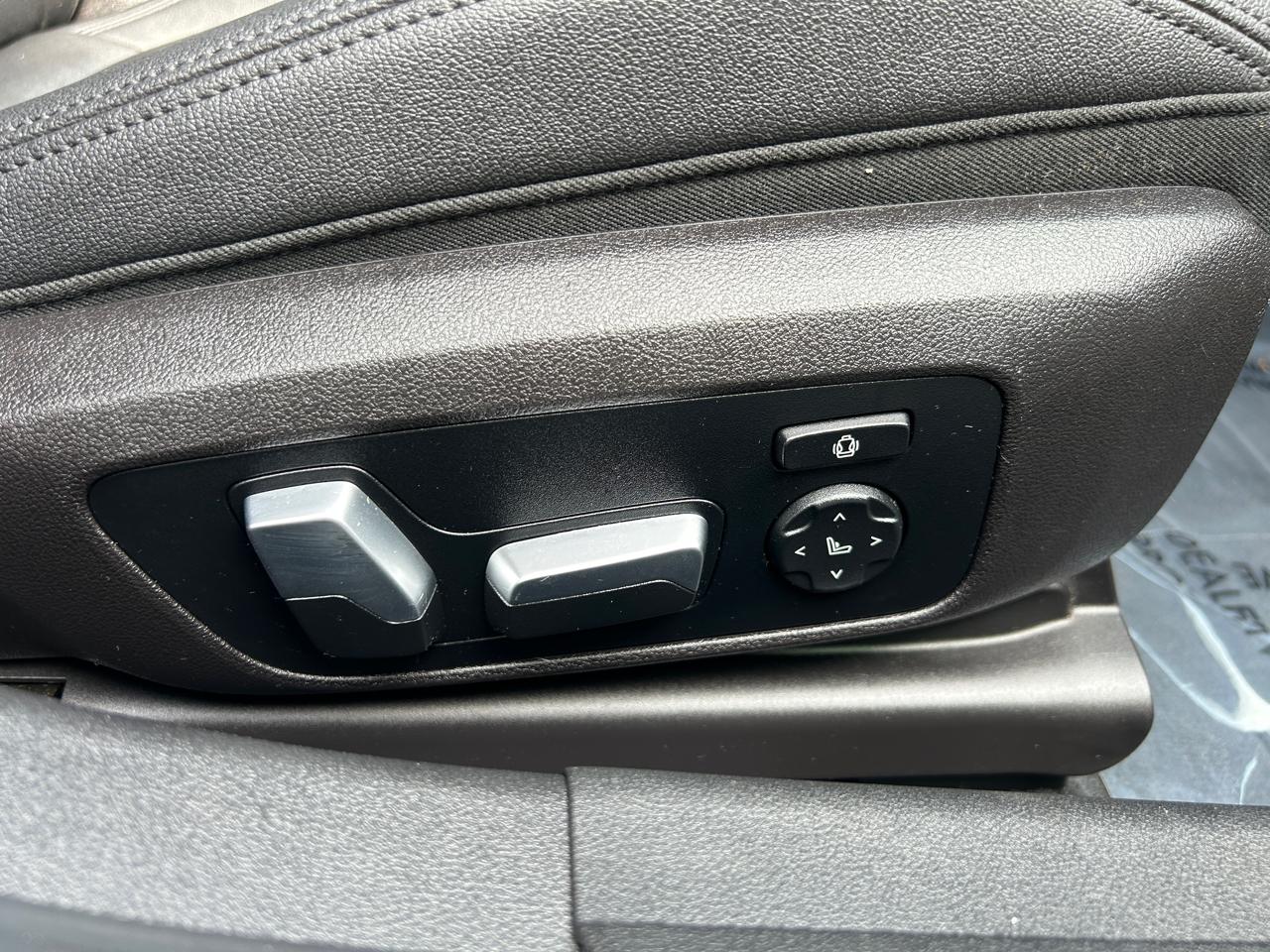 BMW 3 Series 330i xDrive Sedan North America 2020