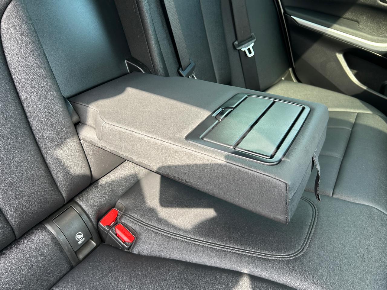 BMW 3 Series 330i xDrive Sedan North America 2020