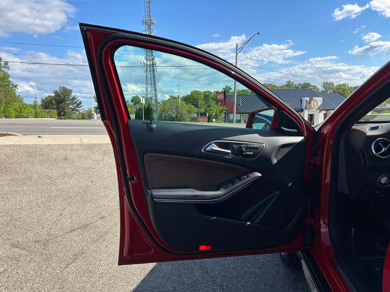 Mercedes-Benz GLA 4MATIC 4dr GLA 250 2016