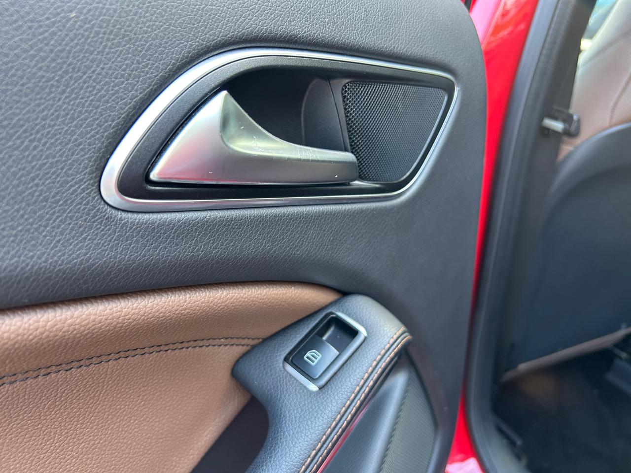 Mercedes-Benz GLA 4MATIC 4dr GLA 250 2016