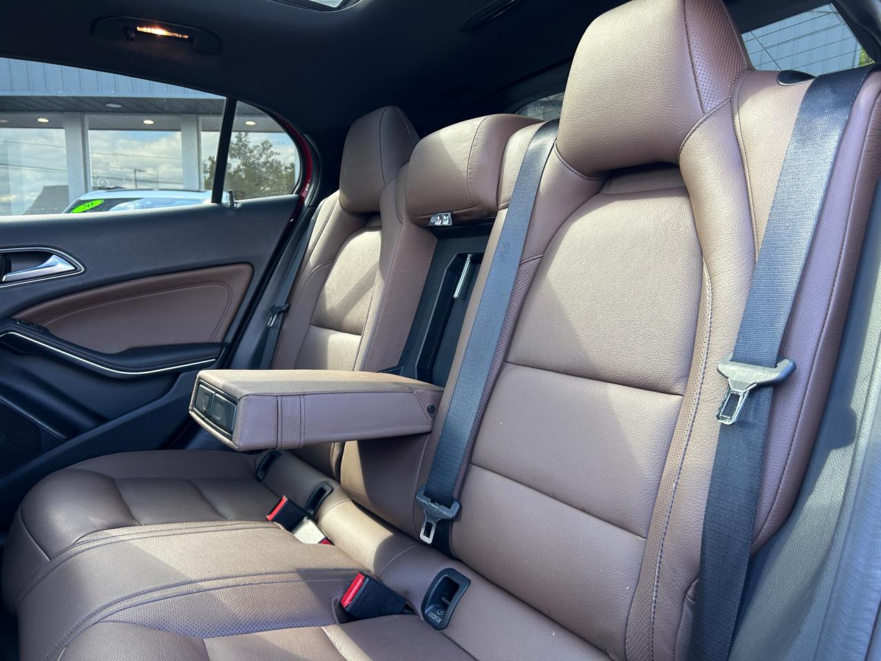 Mercedes-Benz GLA 4MATIC 4dr GLA 250 2016