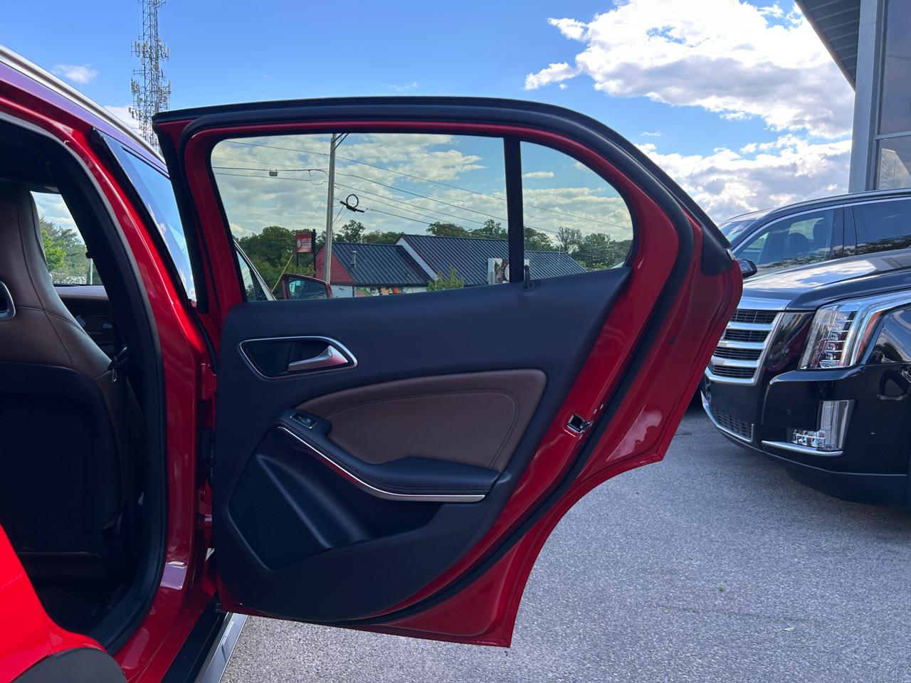 Mercedes-Benz GLA 4MATIC 4dr GLA 250 2016