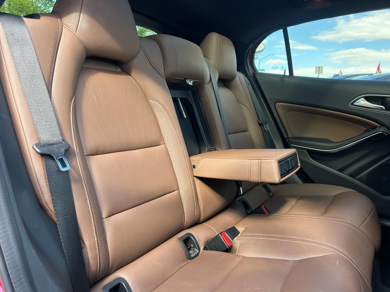 Mercedes-Benz GLA 4MATIC 4dr GLA 250 2016