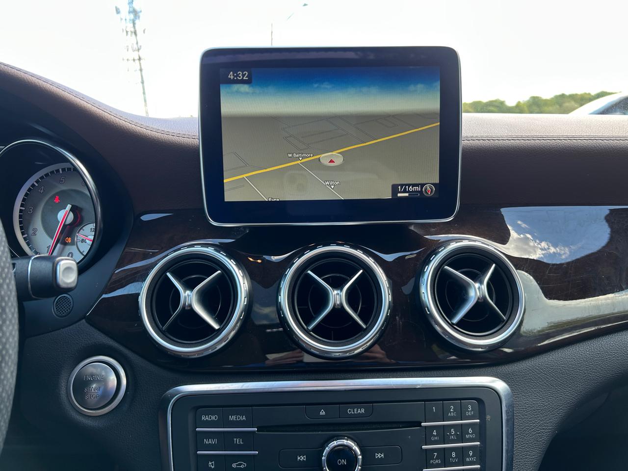 Mercedes-Benz GLA 4MATIC 4dr GLA 250 2016