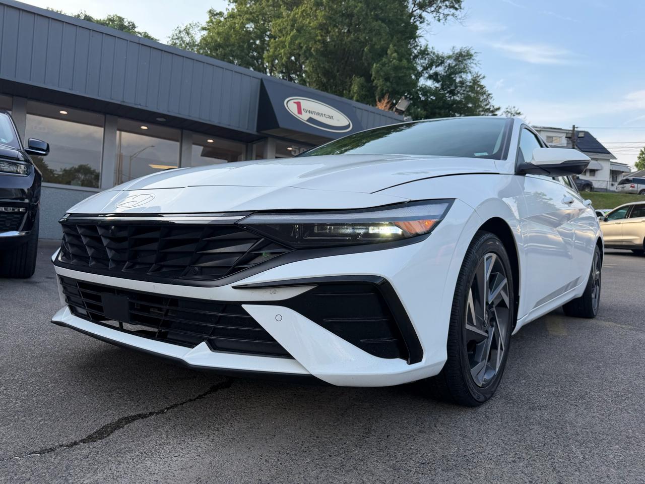 Hyundai Elantra Limited IVT 2024