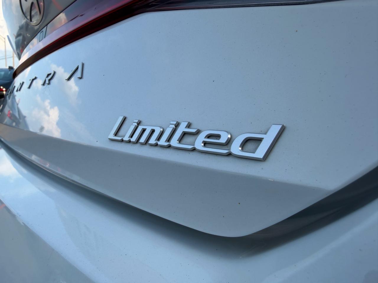 Hyundai Elantra Limited IVT 2024