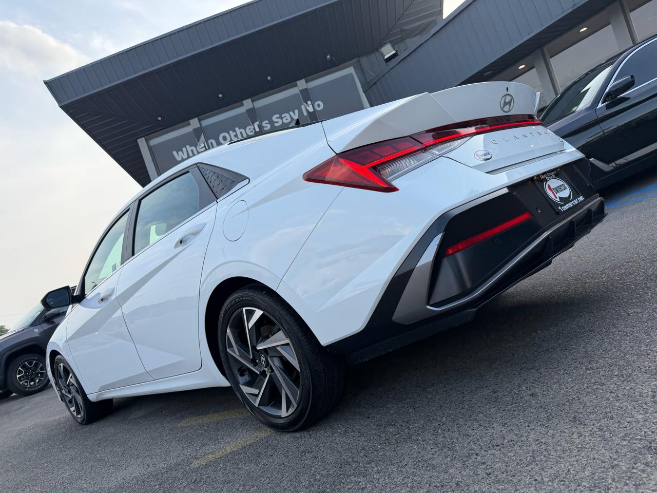 Hyundai Elantra Limited IVT 2024