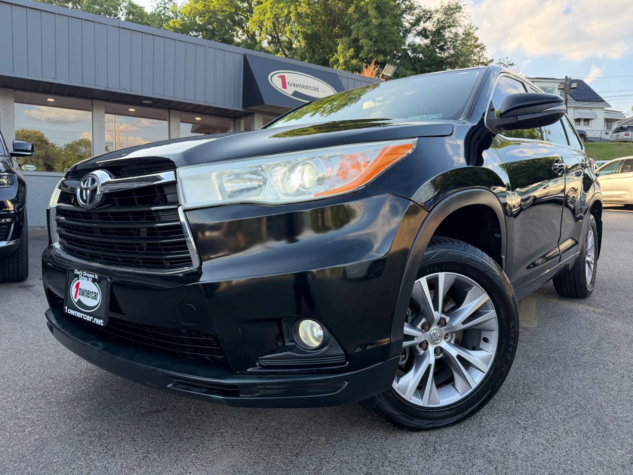 Toyota Highlander AWD 4dr V6 LE (Natl) 2015