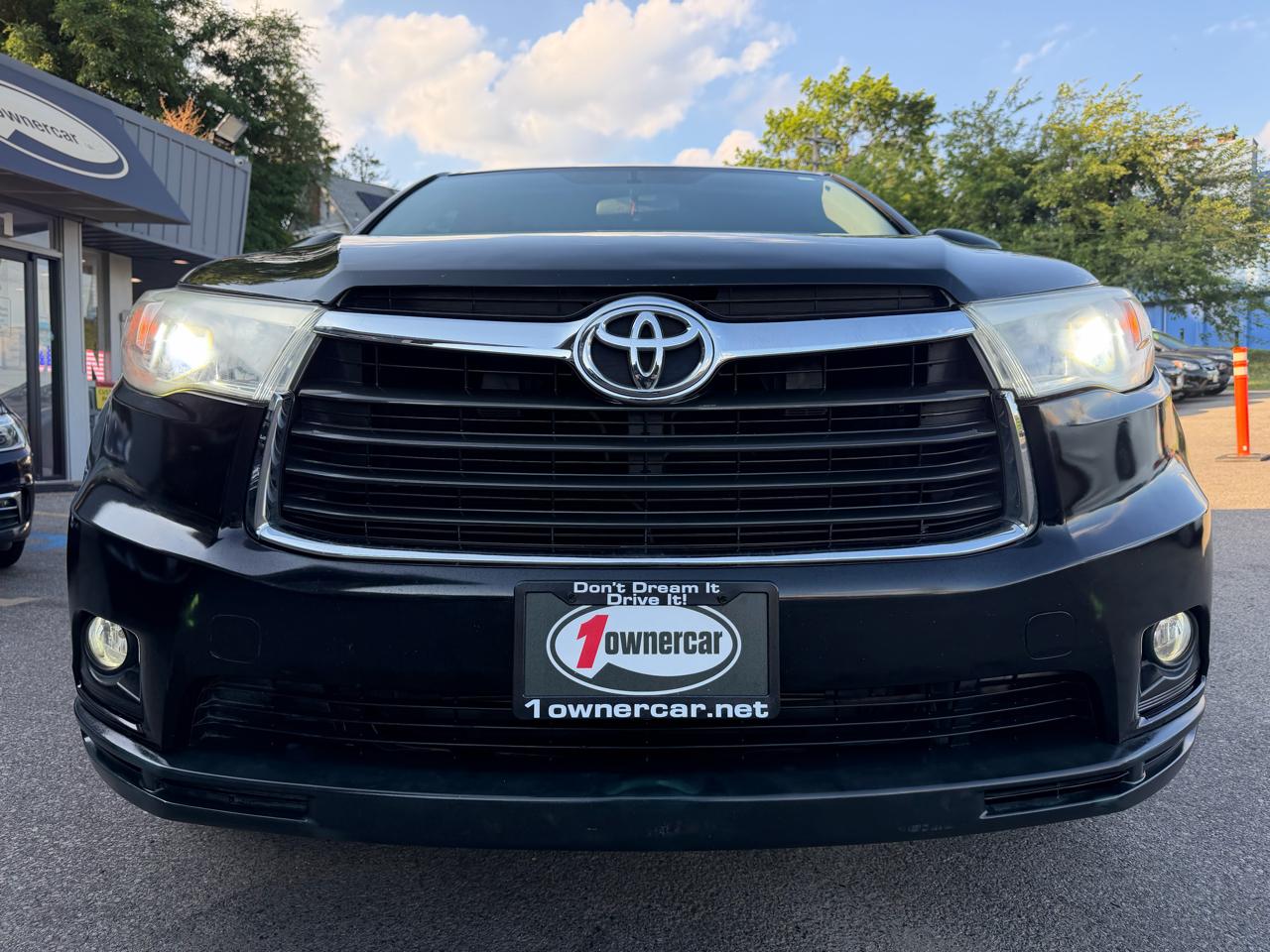 Toyota Highlander AWD 4dr V6 LE (Natl) 2015