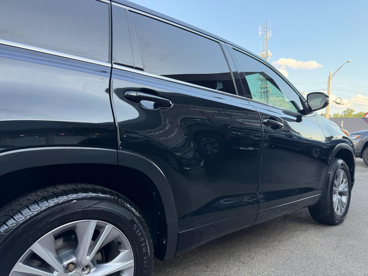 Toyota Highlander AWD 4dr V6 LE (Natl) 2015