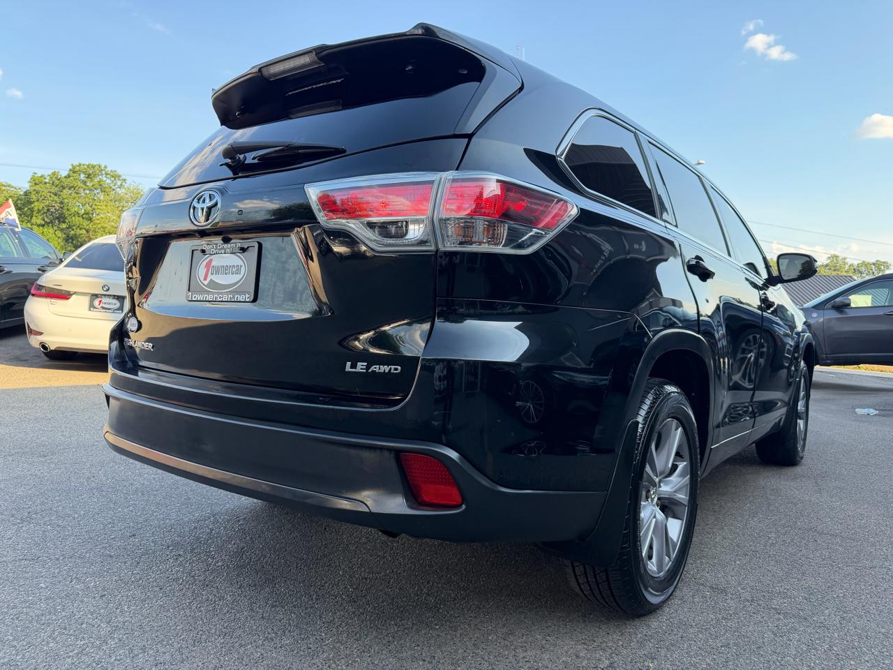 Toyota Highlander AWD 4dr V6 LE (Natl) 2015