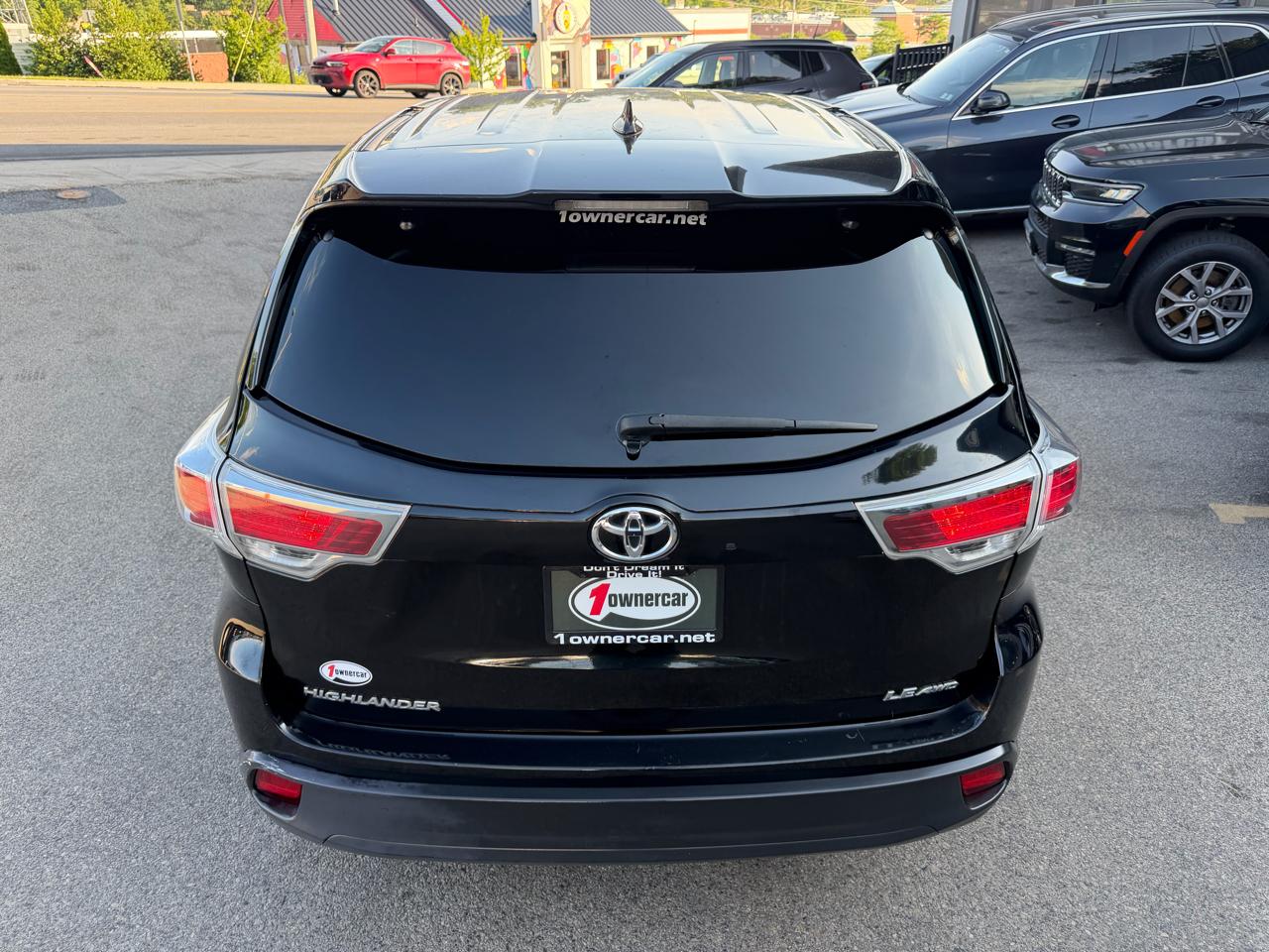 Toyota Highlander AWD 4dr V6 LE (Natl) 2015