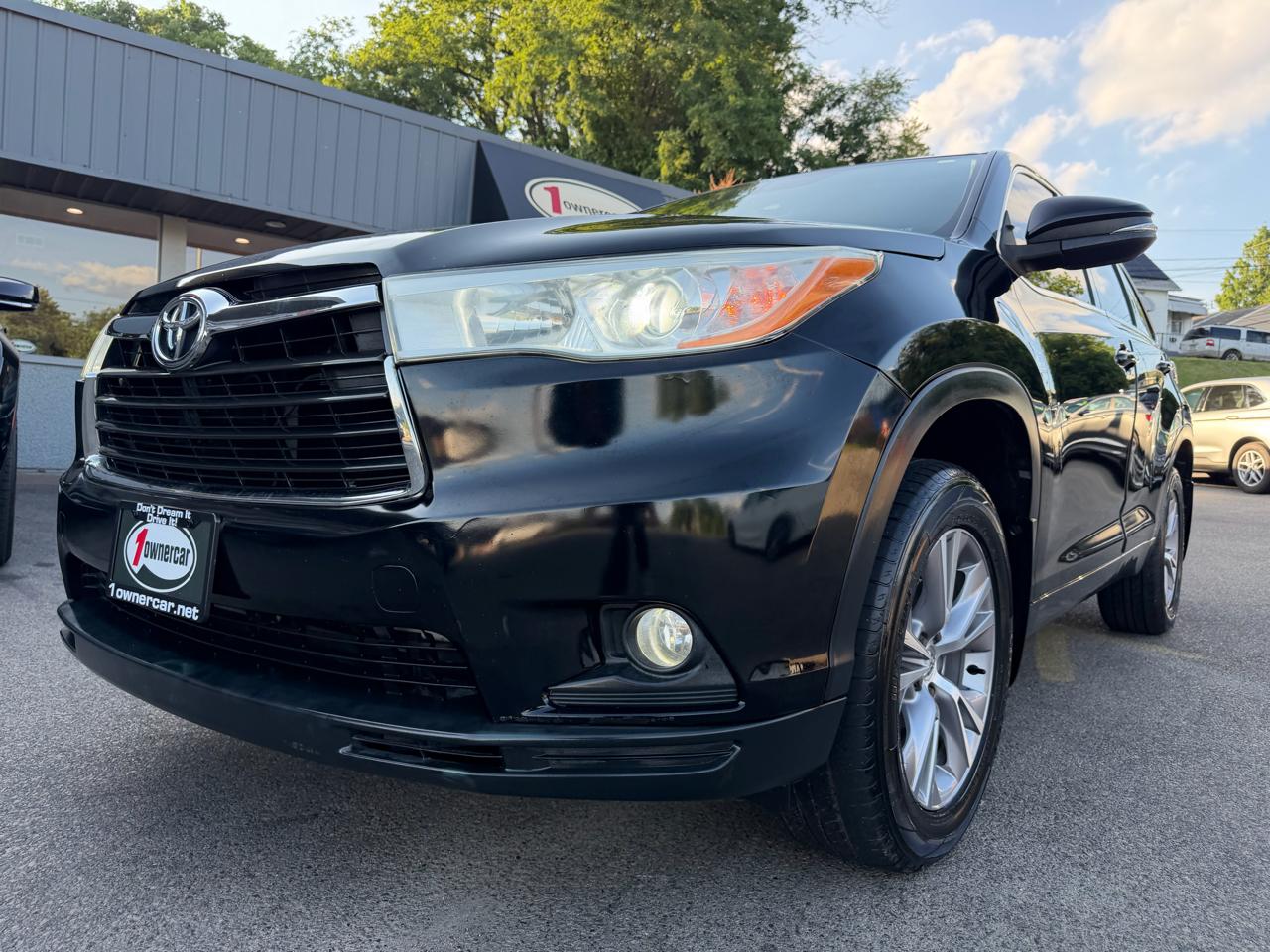 Toyota Highlander AWD 4dr V6 LE (Natl) 2015