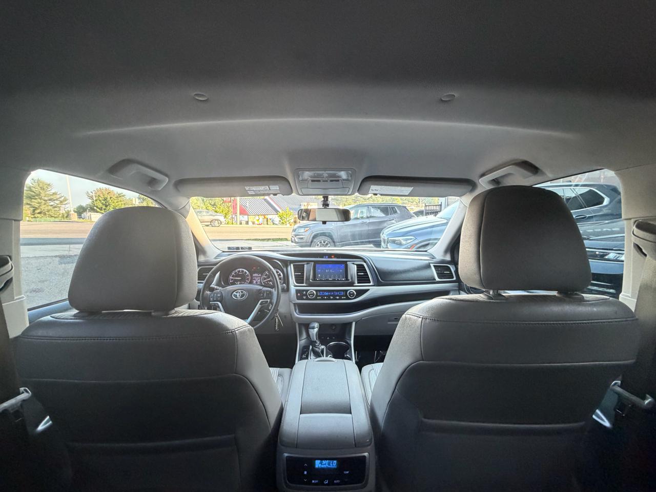 Toyota Highlander AWD 4dr V6 LE (Natl) 2015