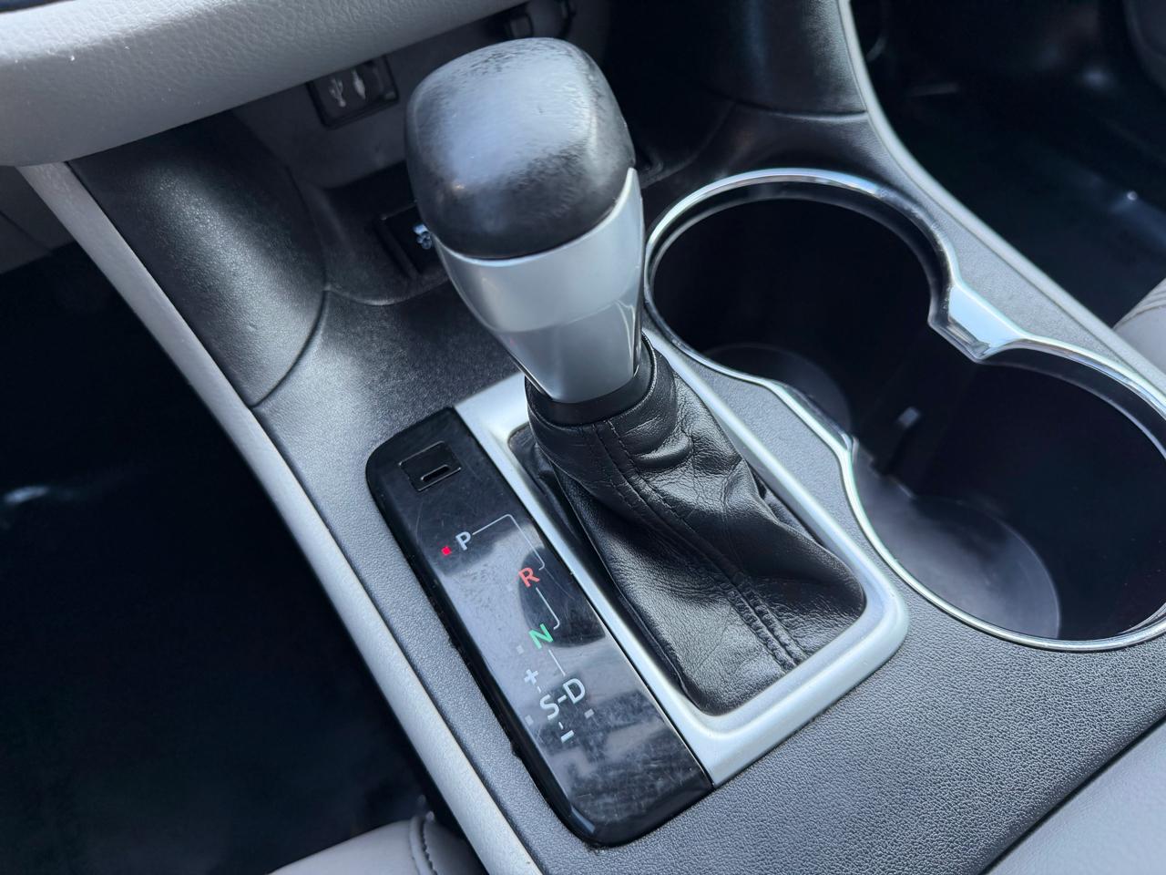 Toyota Highlander AWD 4dr V6 LE (Natl) 2015