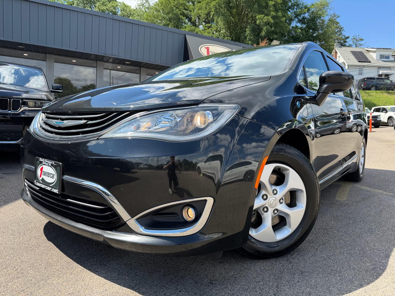 Chrysler Pacifica Hybrid Touring L FWD 2018