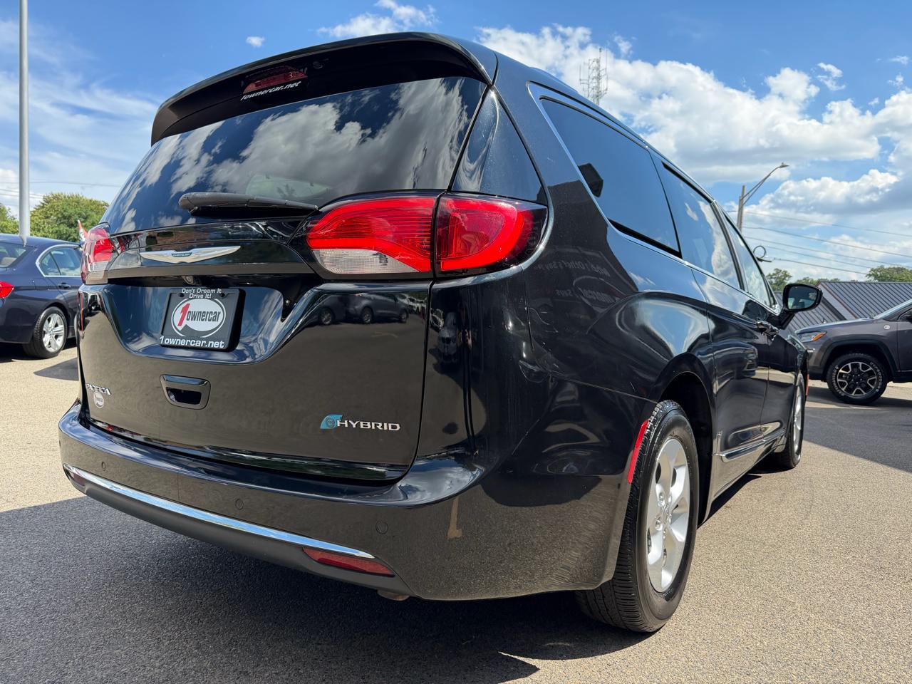Chrysler Pacifica Hybrid Touring L FWD 2018
