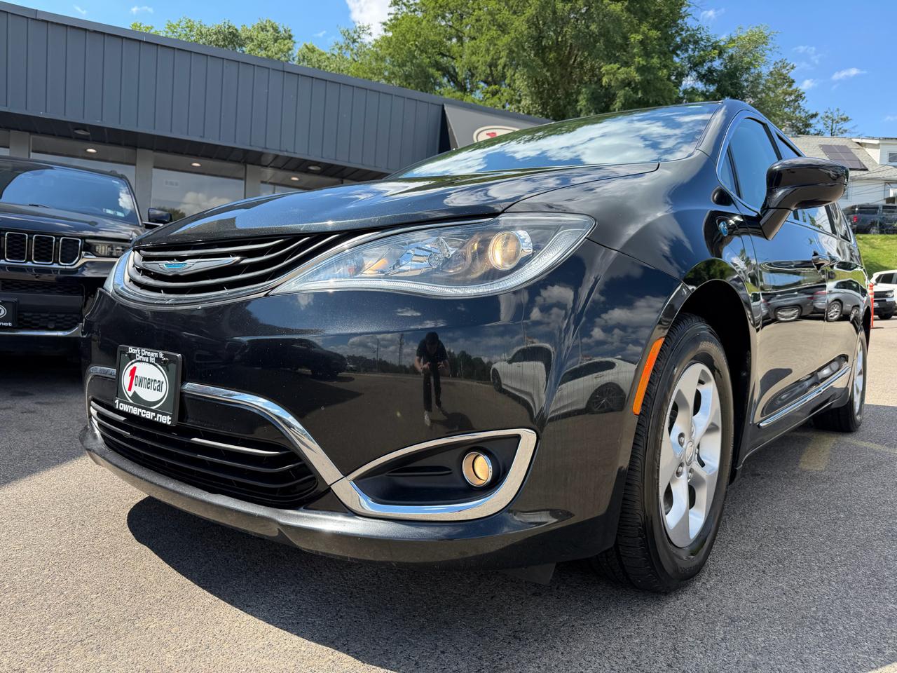 Chrysler Pacifica Hybrid Touring L FWD 2018