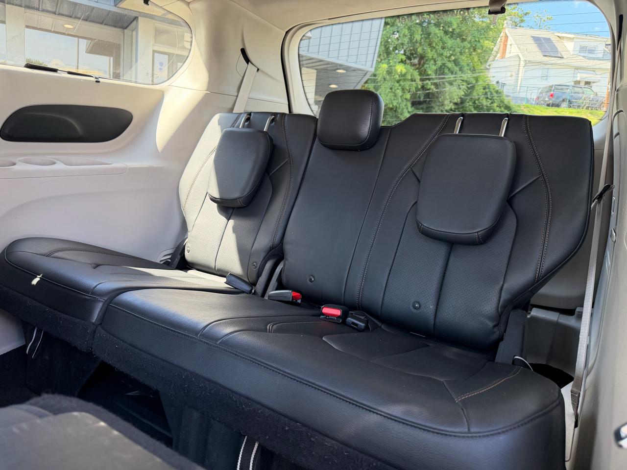 Chrysler Pacifica Hybrid Touring L FWD 2018