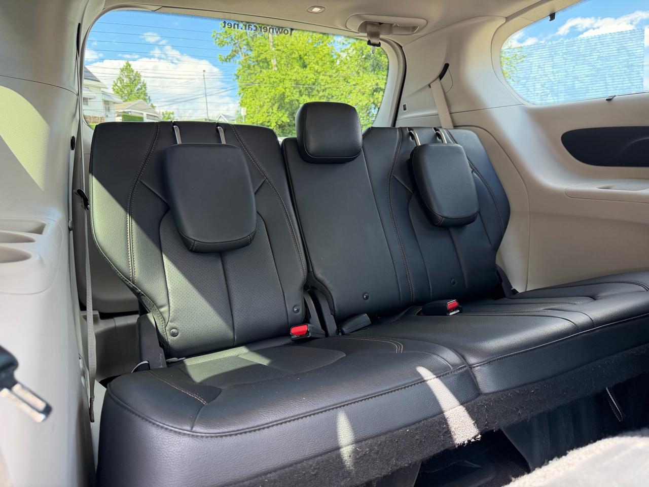 Chrysler Pacifica Hybrid Touring L FWD 2018