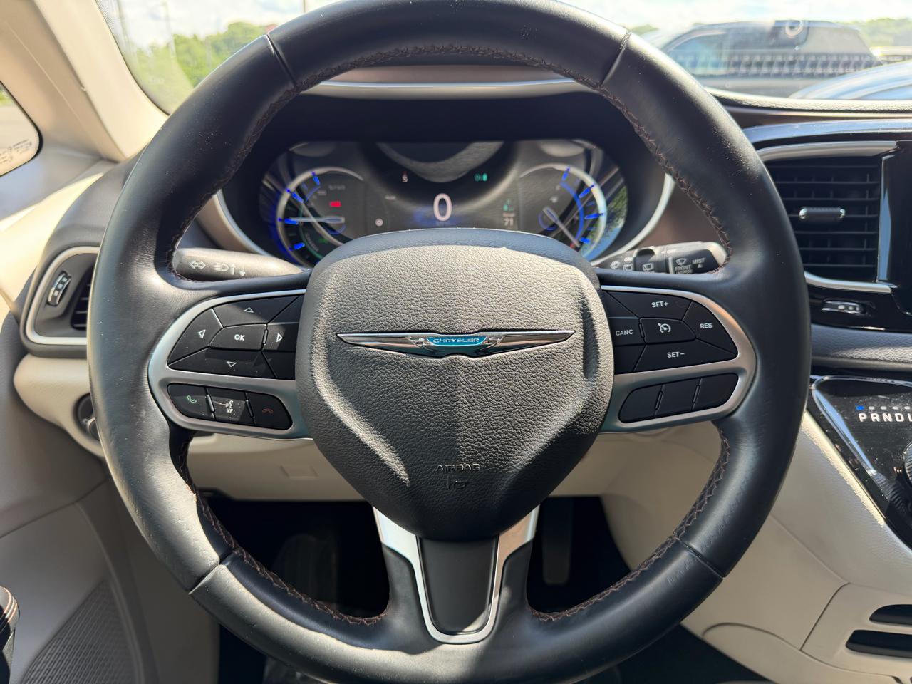 Chrysler Pacifica Hybrid Touring L FWD 2018