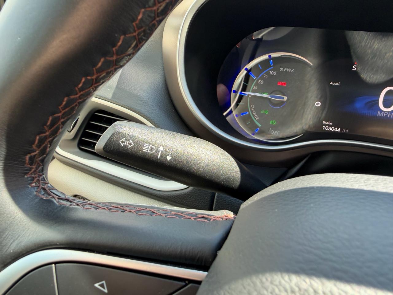 Chrysler Pacifica Hybrid Touring L FWD 2018
