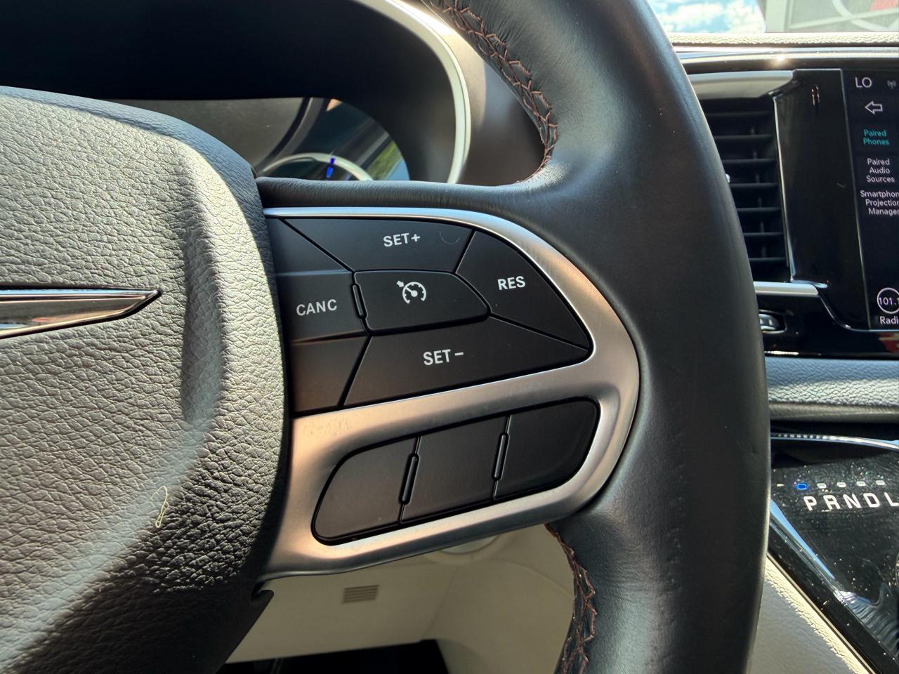 Chrysler Pacifica Hybrid Touring L FWD 2018