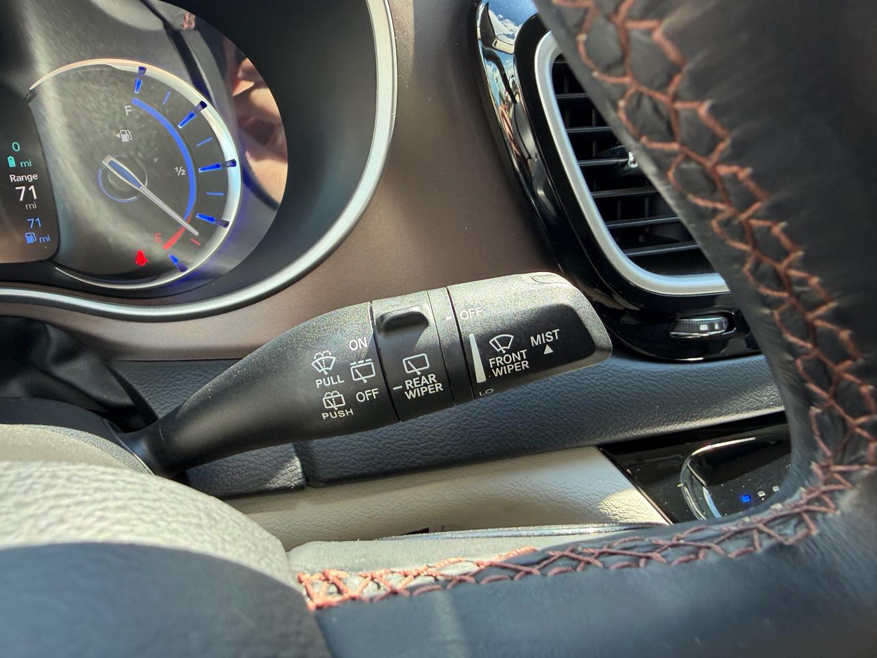 Chrysler Pacifica Hybrid Touring L FWD 2018