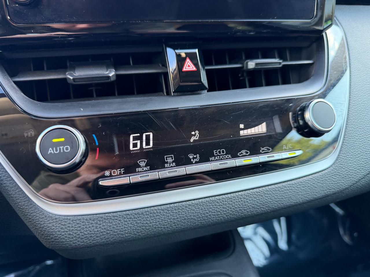 Toyota Corolla LE CVT (Natl) 2025