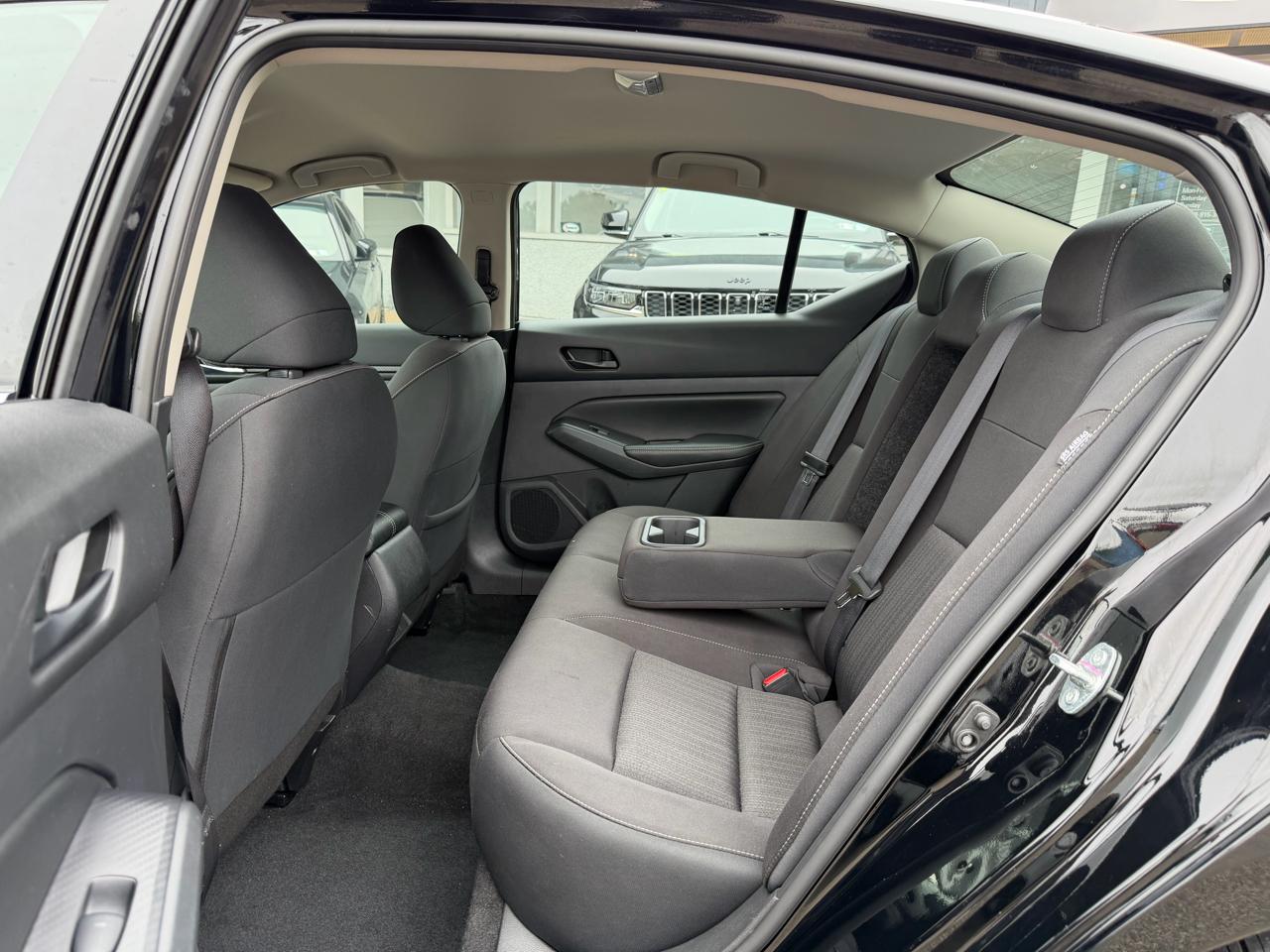 Nissan Altima 2.5 SV Sedan 2024