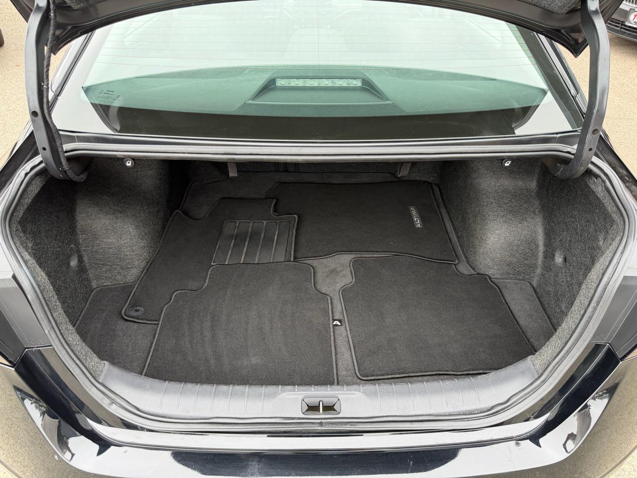 Nissan Altima 2.5 SV Sedan 2024