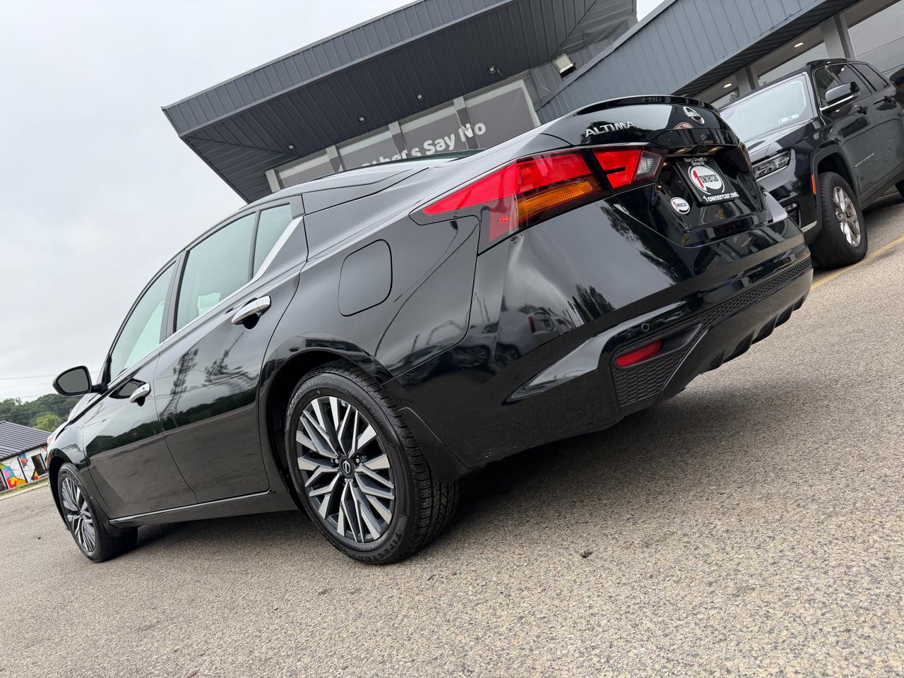 Nissan Altima 2.5 SV Sedan 2024
