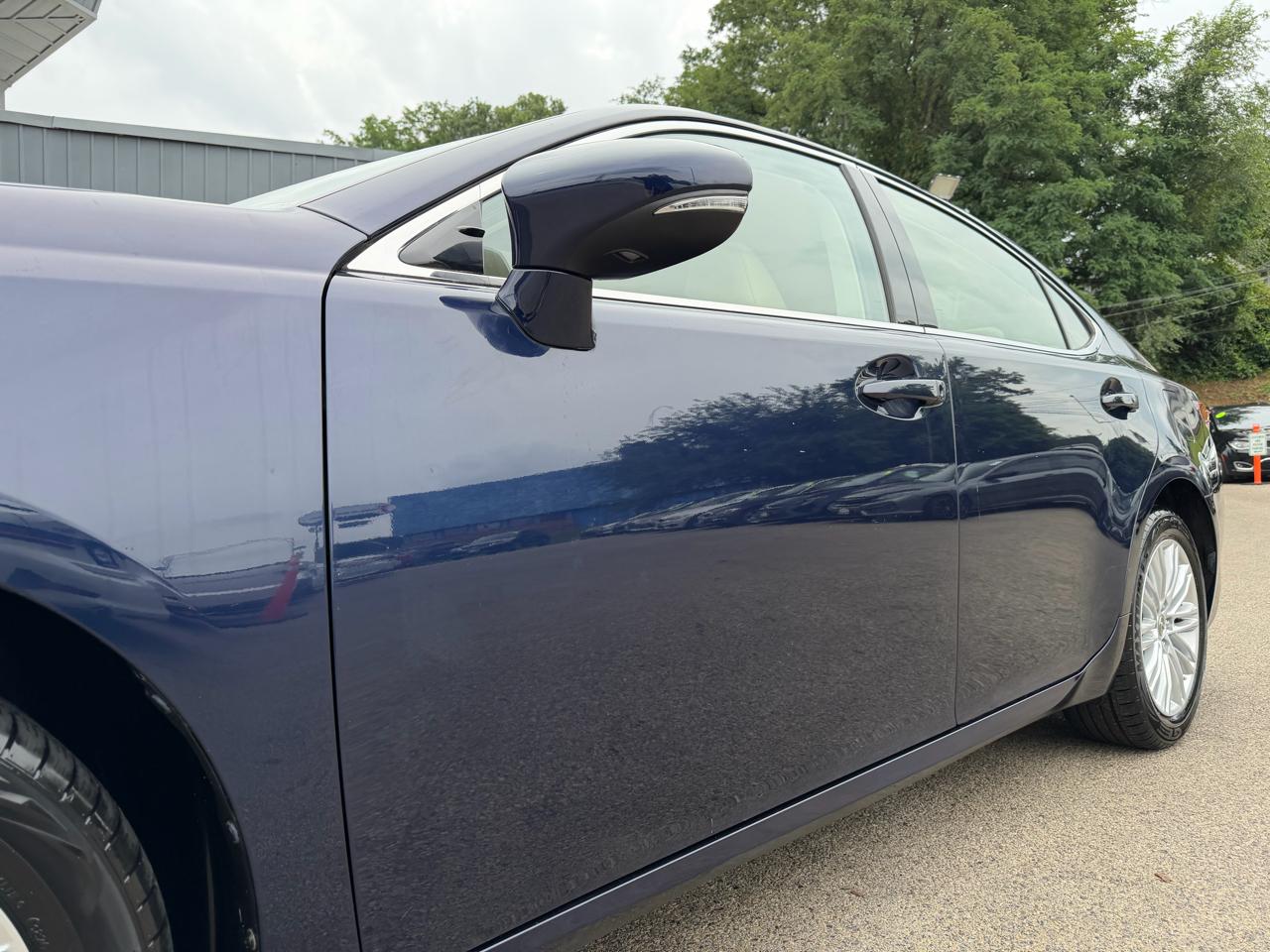 Lexus ES 350 4dr Sdn 2013