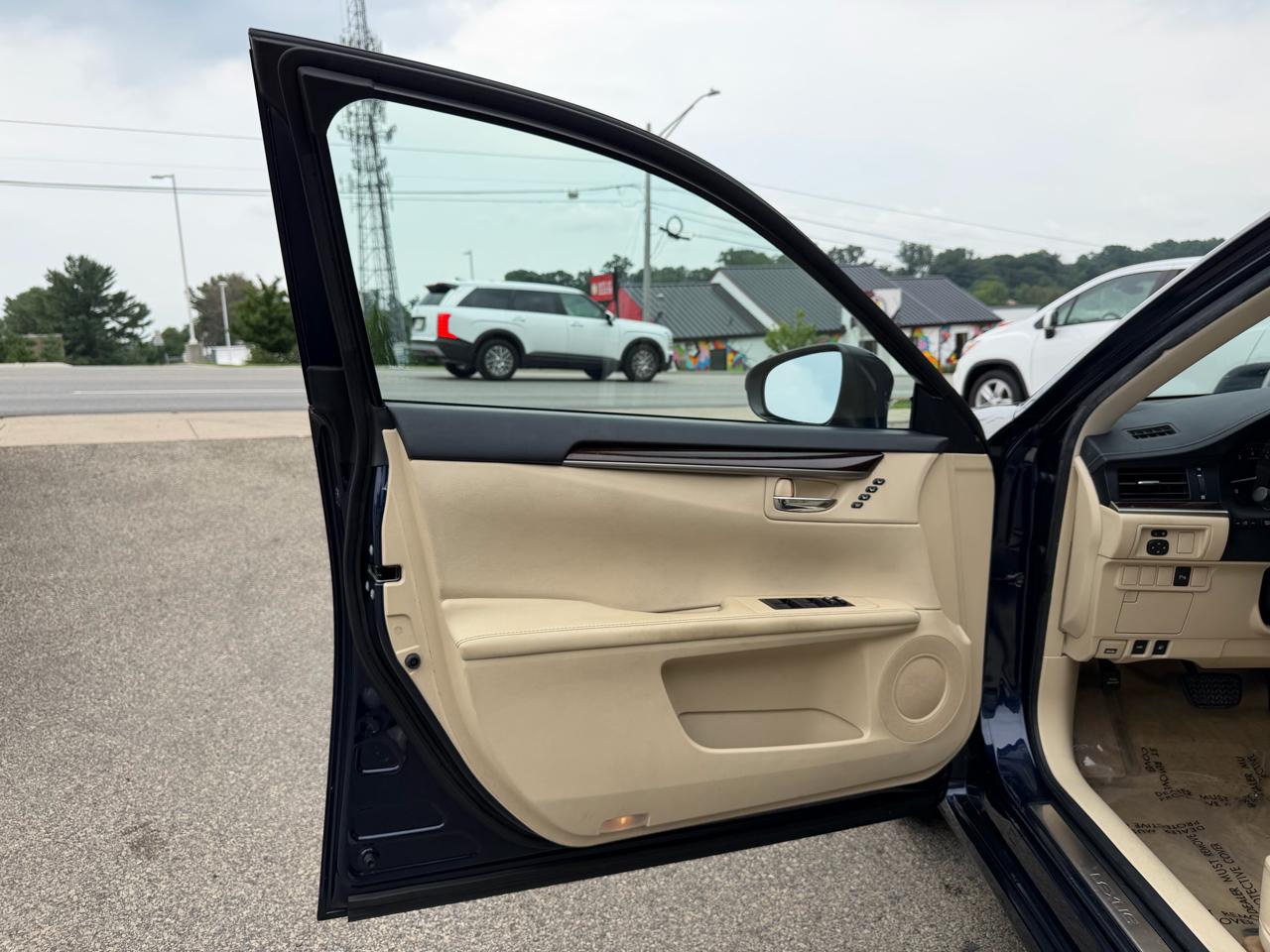 Lexus ES 350 4dr Sdn 2013